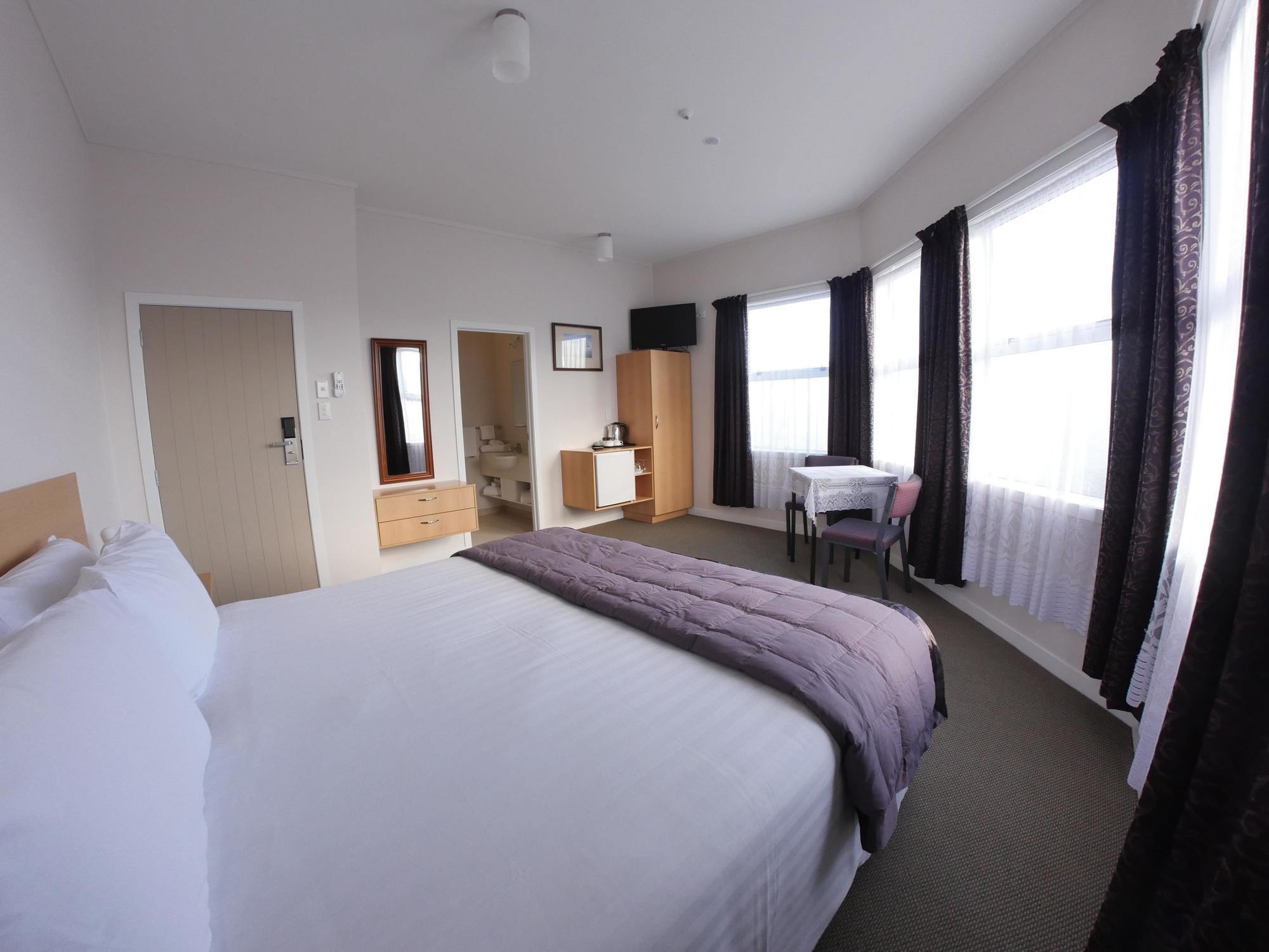 Masonic Hotel Waitara Kültér fotó