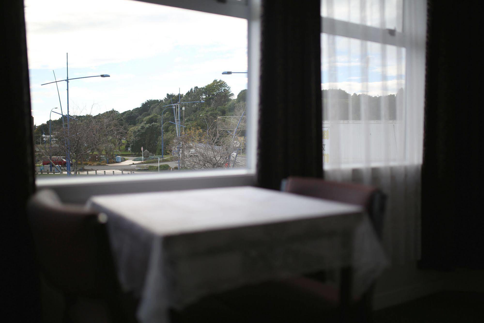 Masonic Hotel Waitara Kültér fotó