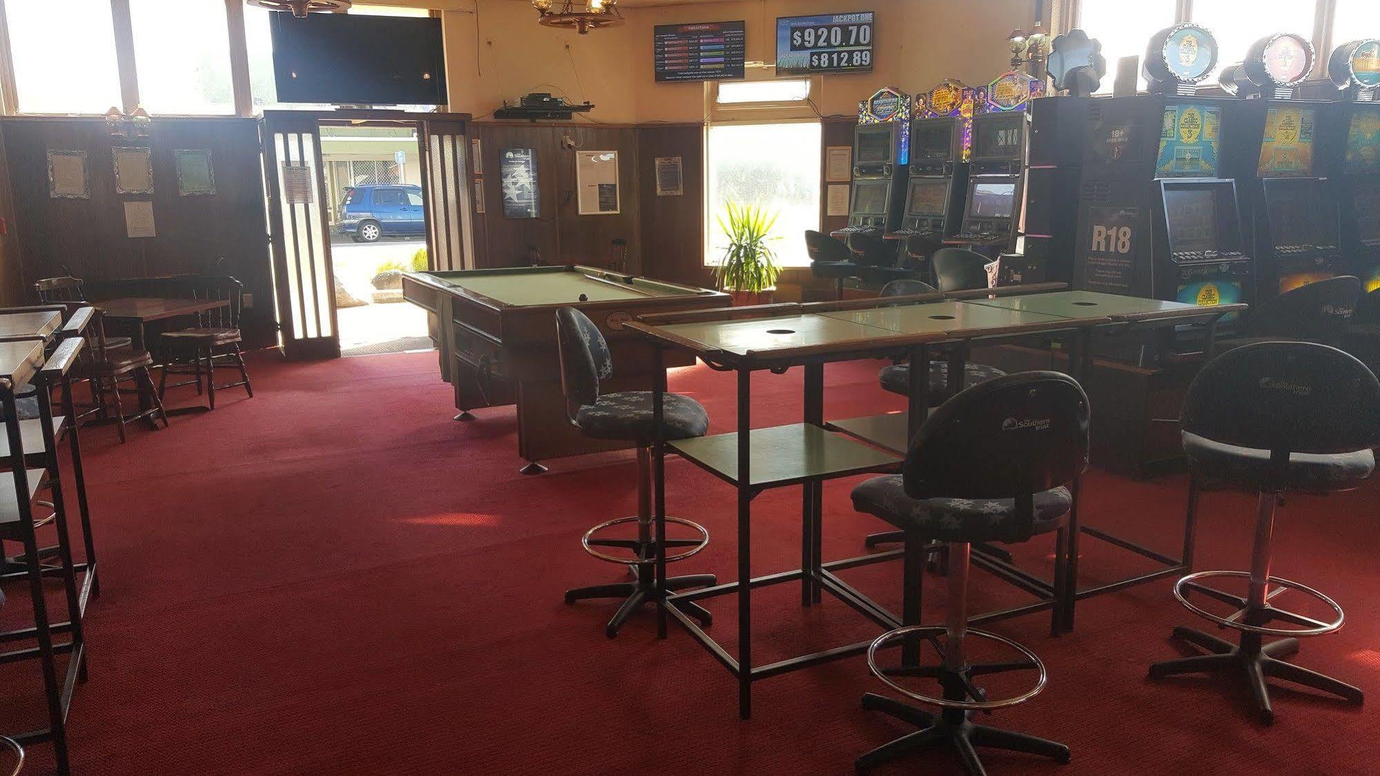 Masonic Hotel Waitara Kültér fotó