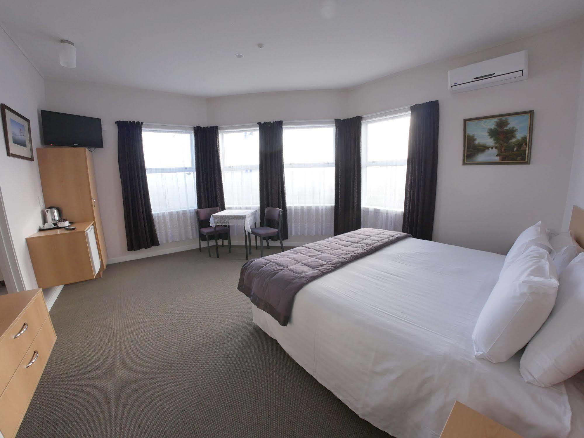 Masonic Hotel Waitara Kültér fotó